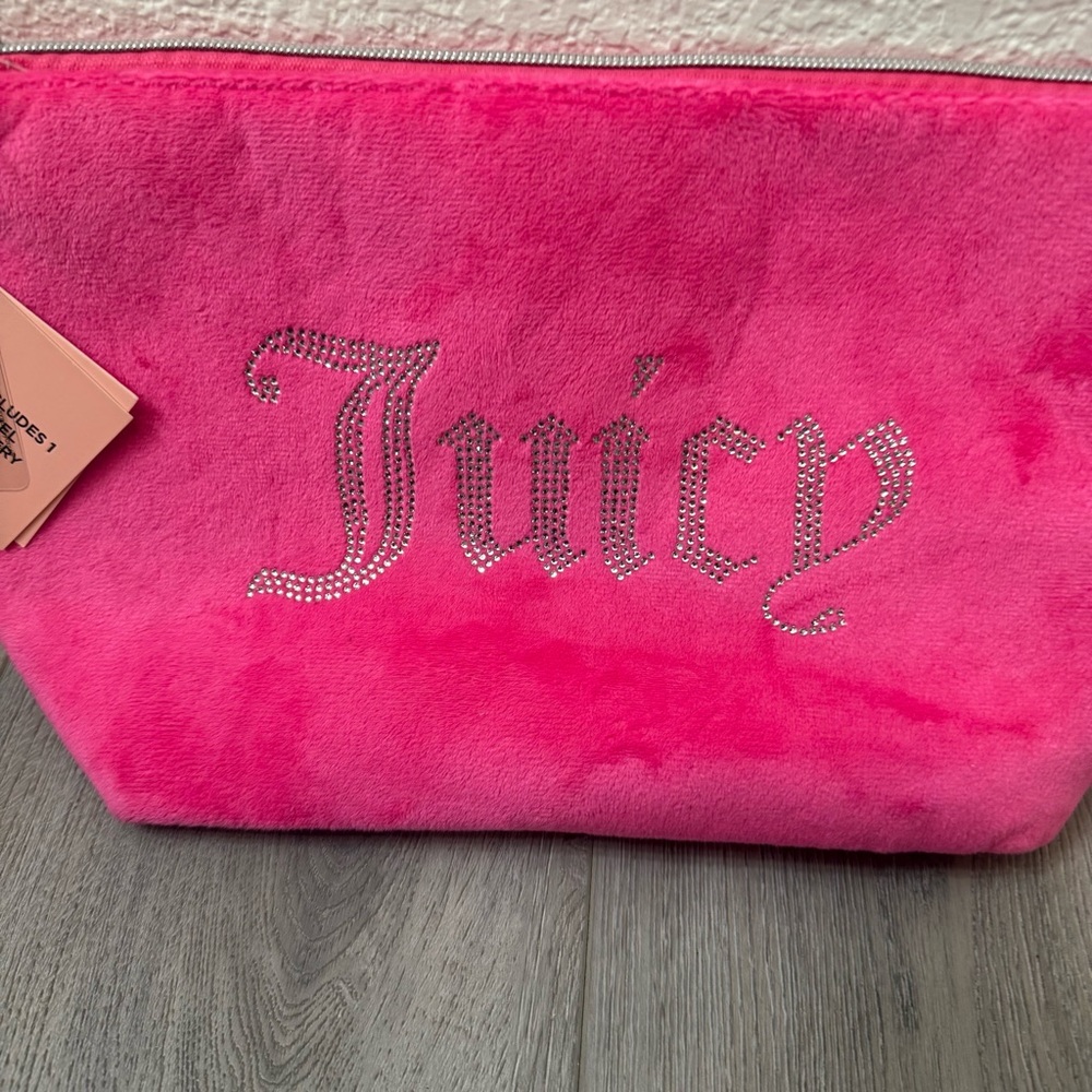 Juicy Couture Pink Bag, Juicy Couture Make Up Bag, Juicy Couture Travel Bag - Picture 2 of 10